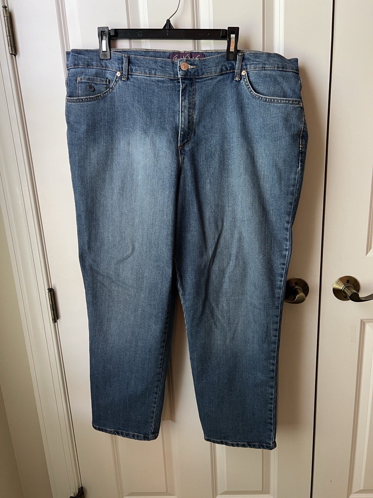Gloria Vanderbilt Women’s Straight Med. Wash Blue Denim Jeans 20W Free Shipping