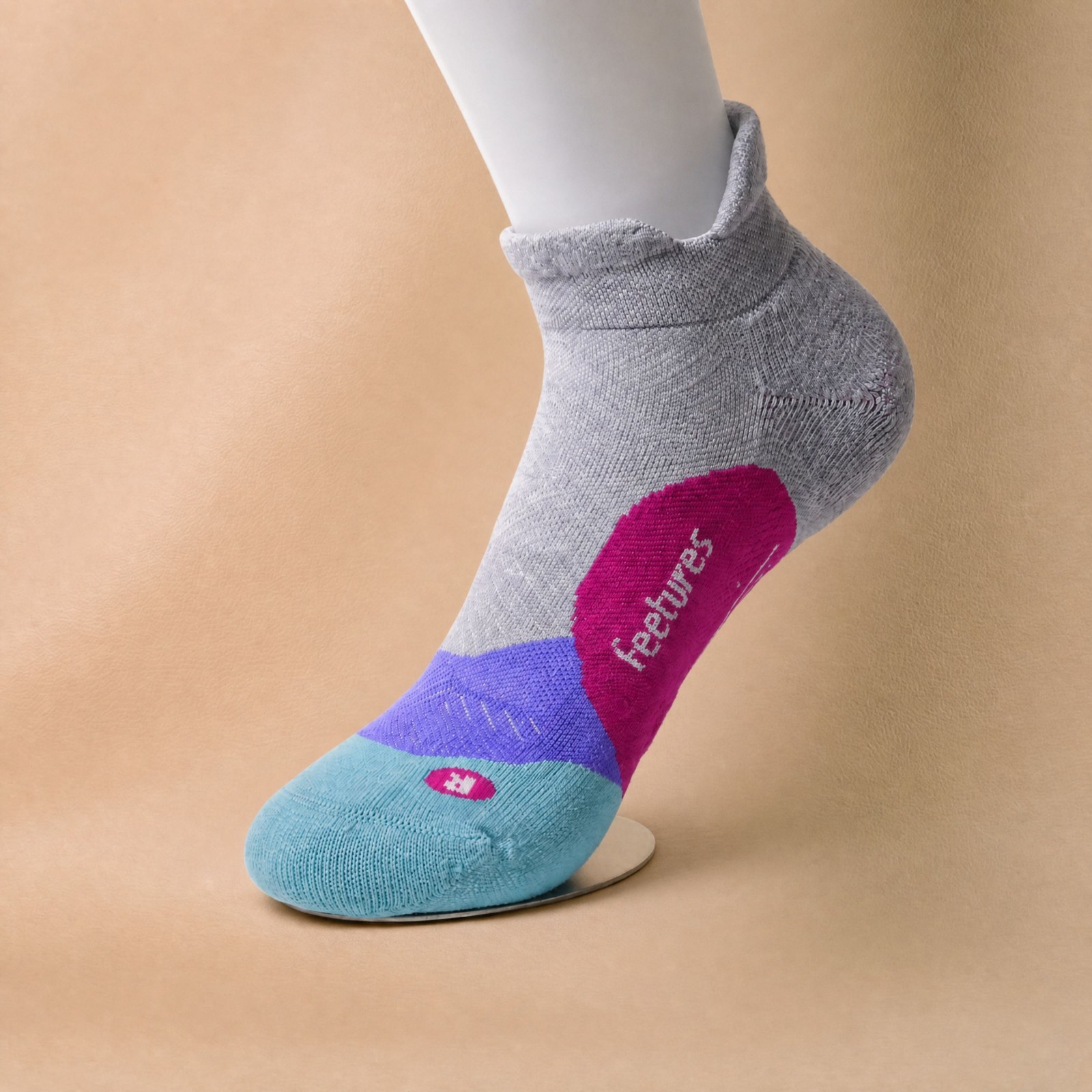 Size M Feetures Elite Ankle Socks No Blisters Low Cut
