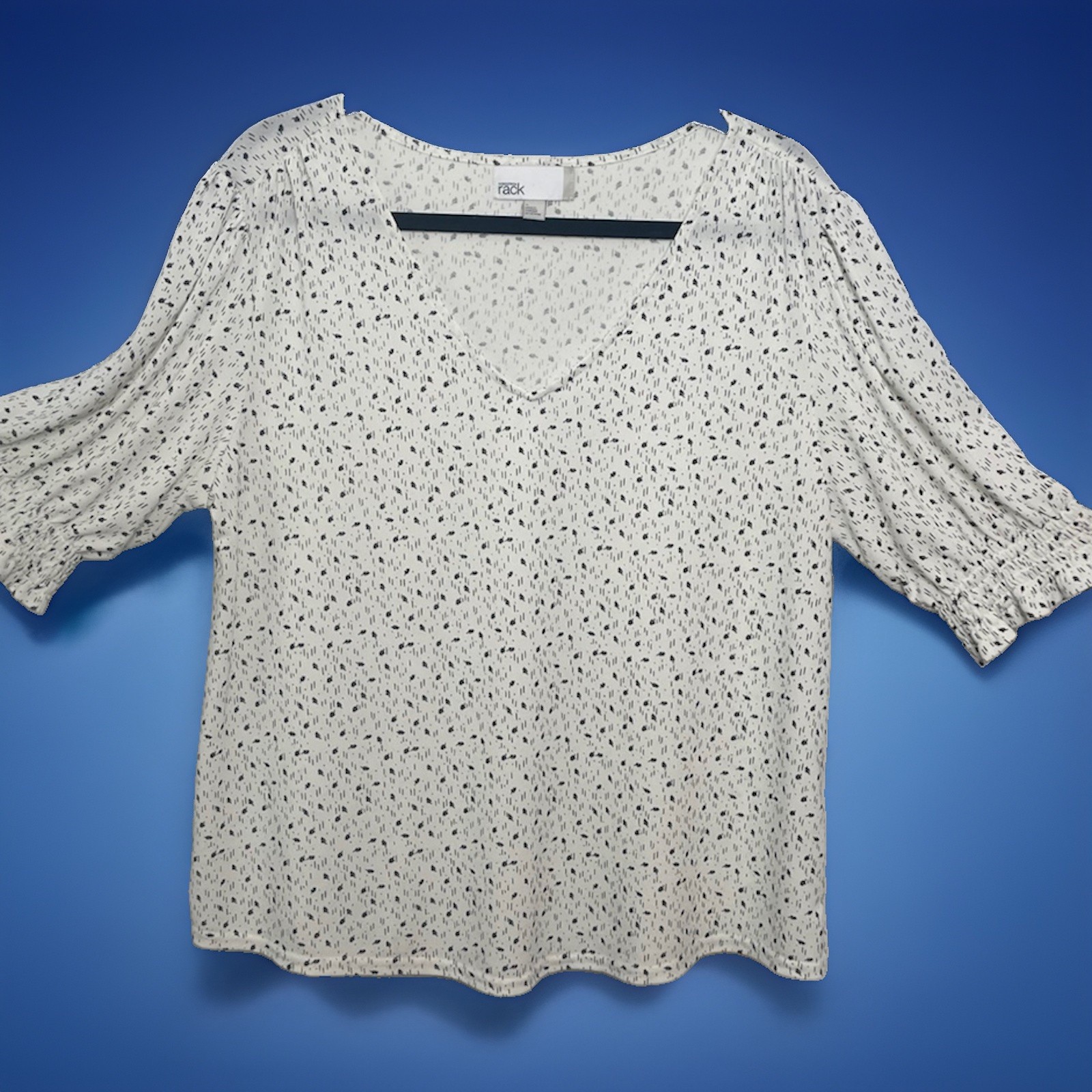 Nordstrom Rack White With Black Detailed Top. V-neck, Ruched Sleeves. Sz L