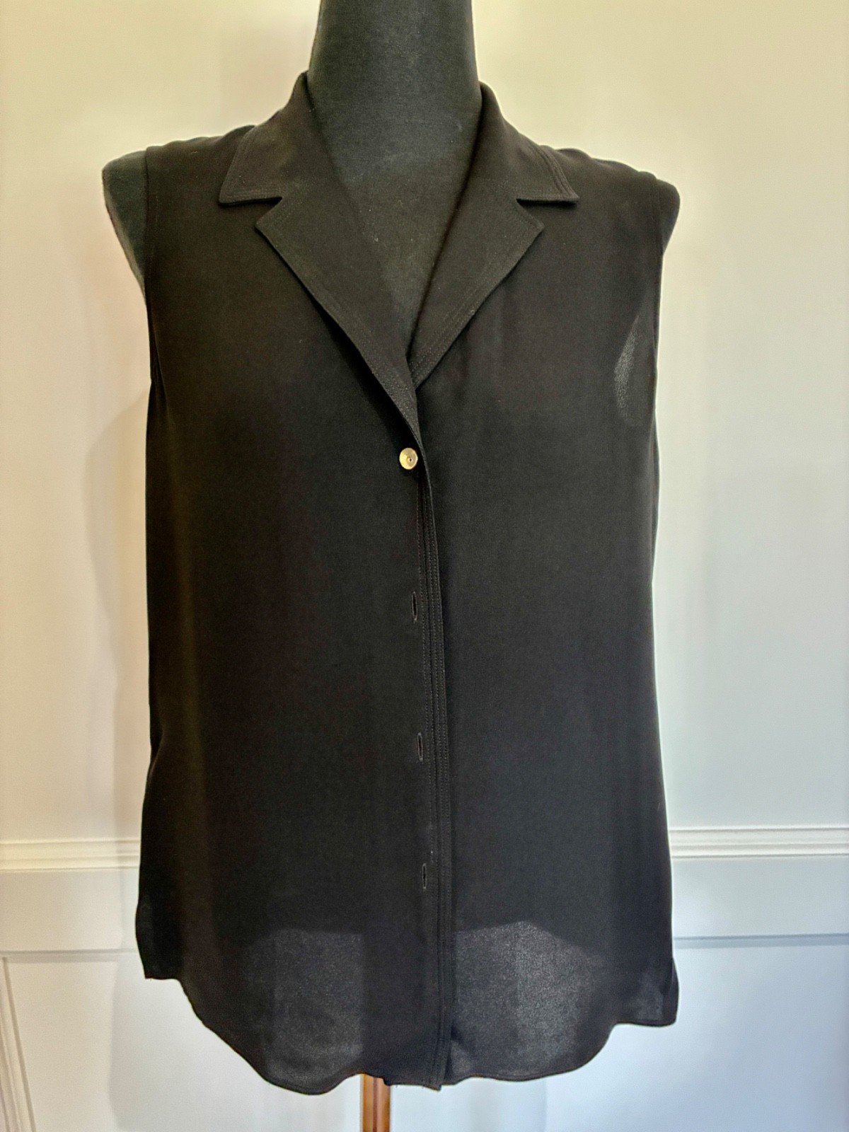 Lafayette 148 black silk collared sleeveless button up top size XS