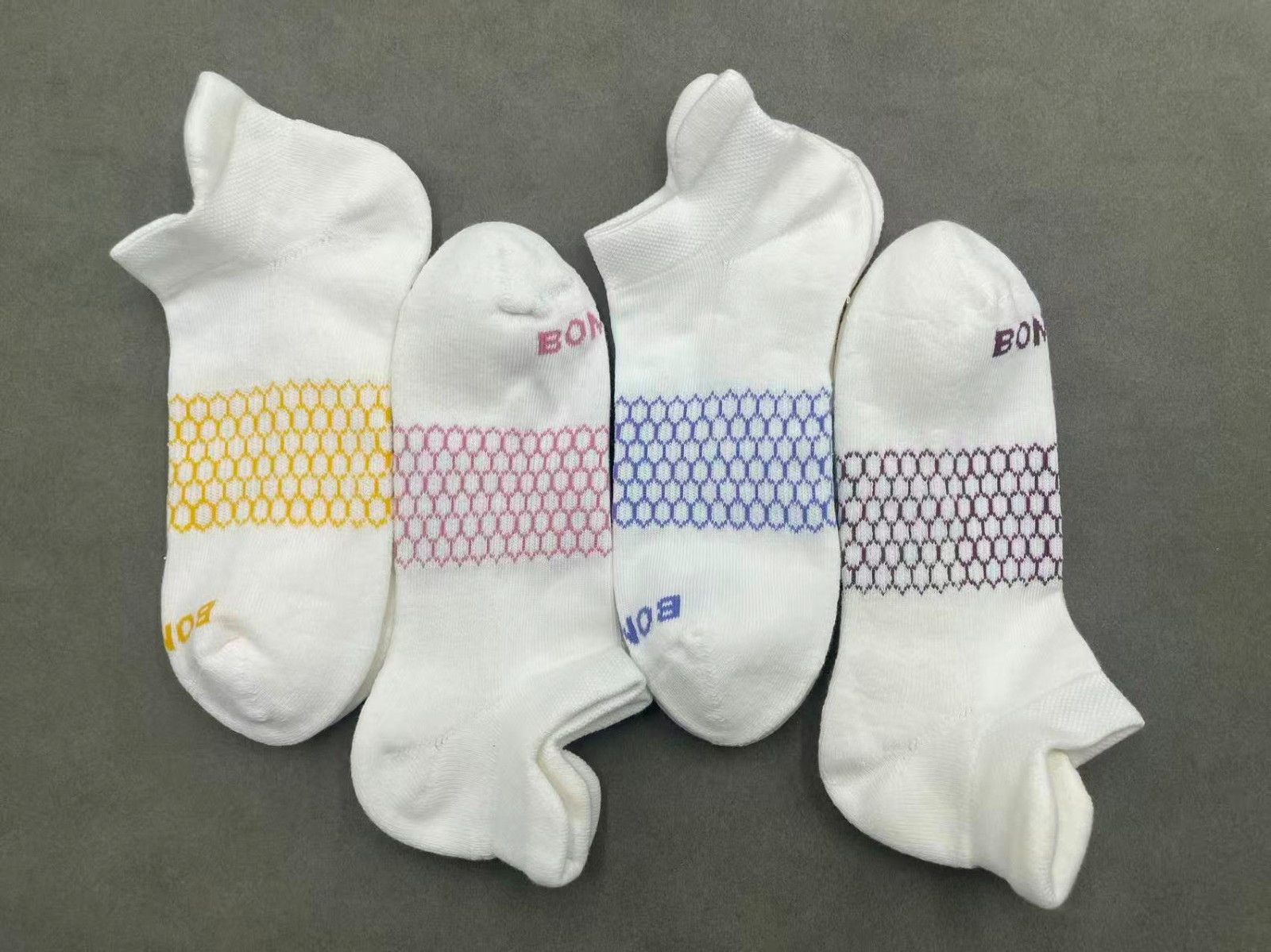 4 Pairs Bombas Women’s Solid Honeycomb Ankle Socks Size M White