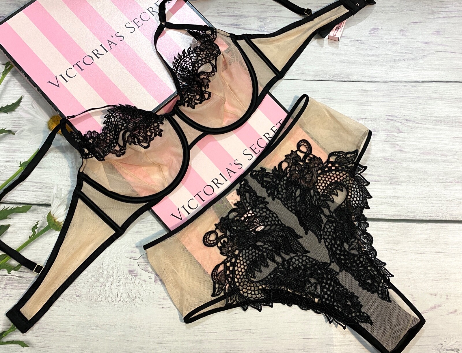 Victoria’s Secret Luxe Lingerie Unlined Dragon Lace Balconette Bra Set Highwaist