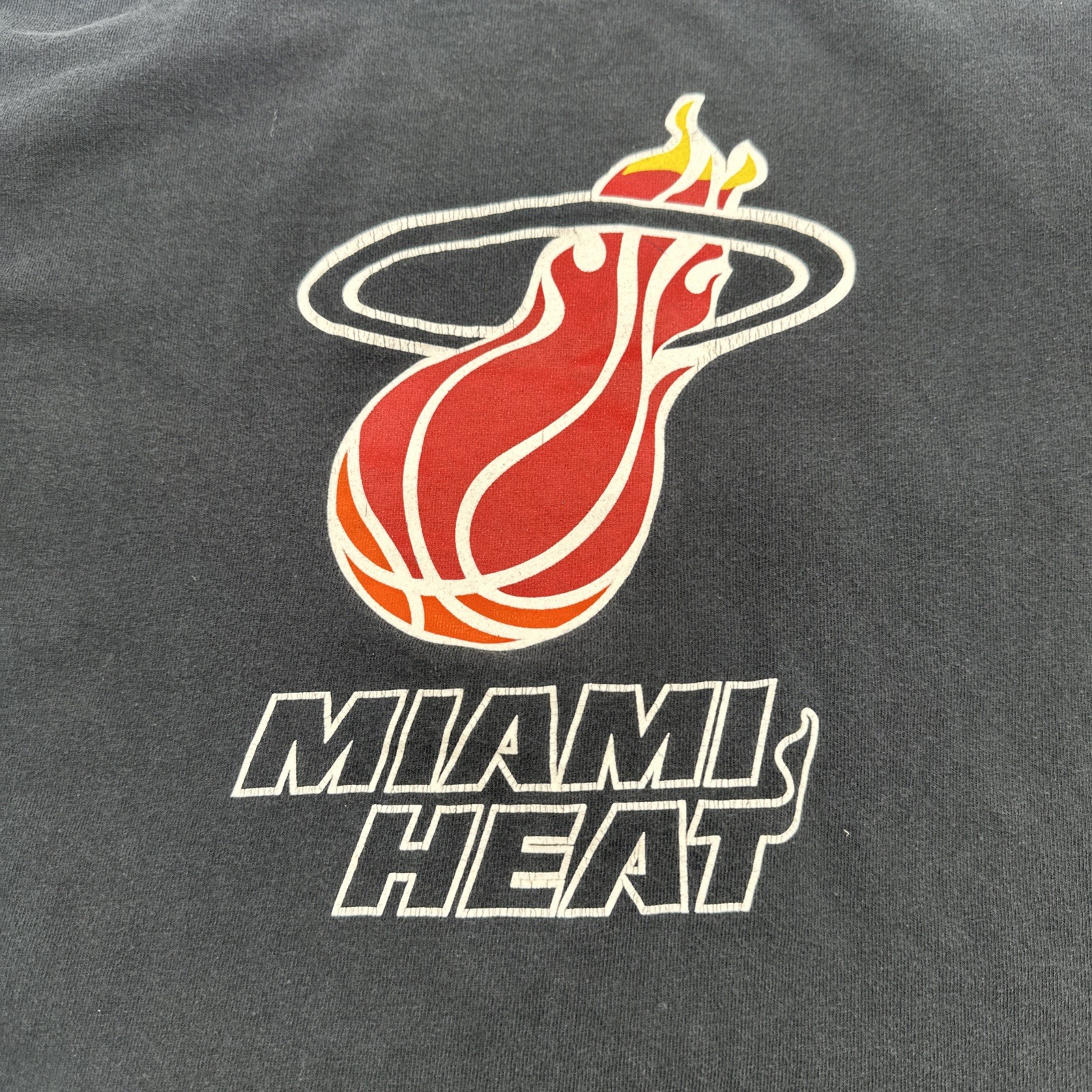 Item Of The Game Miami Heat T-Shirt Women Medium Graphic Print Logo..#30424