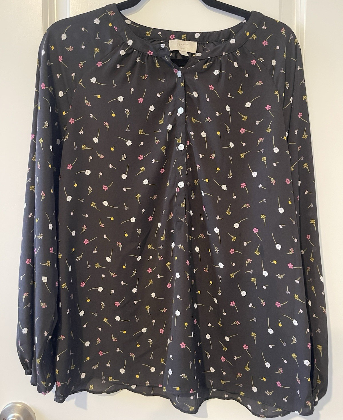 LOFT Outlet Women’s Black Floral Round Neck Long Sleeve Button Blouse Size M
