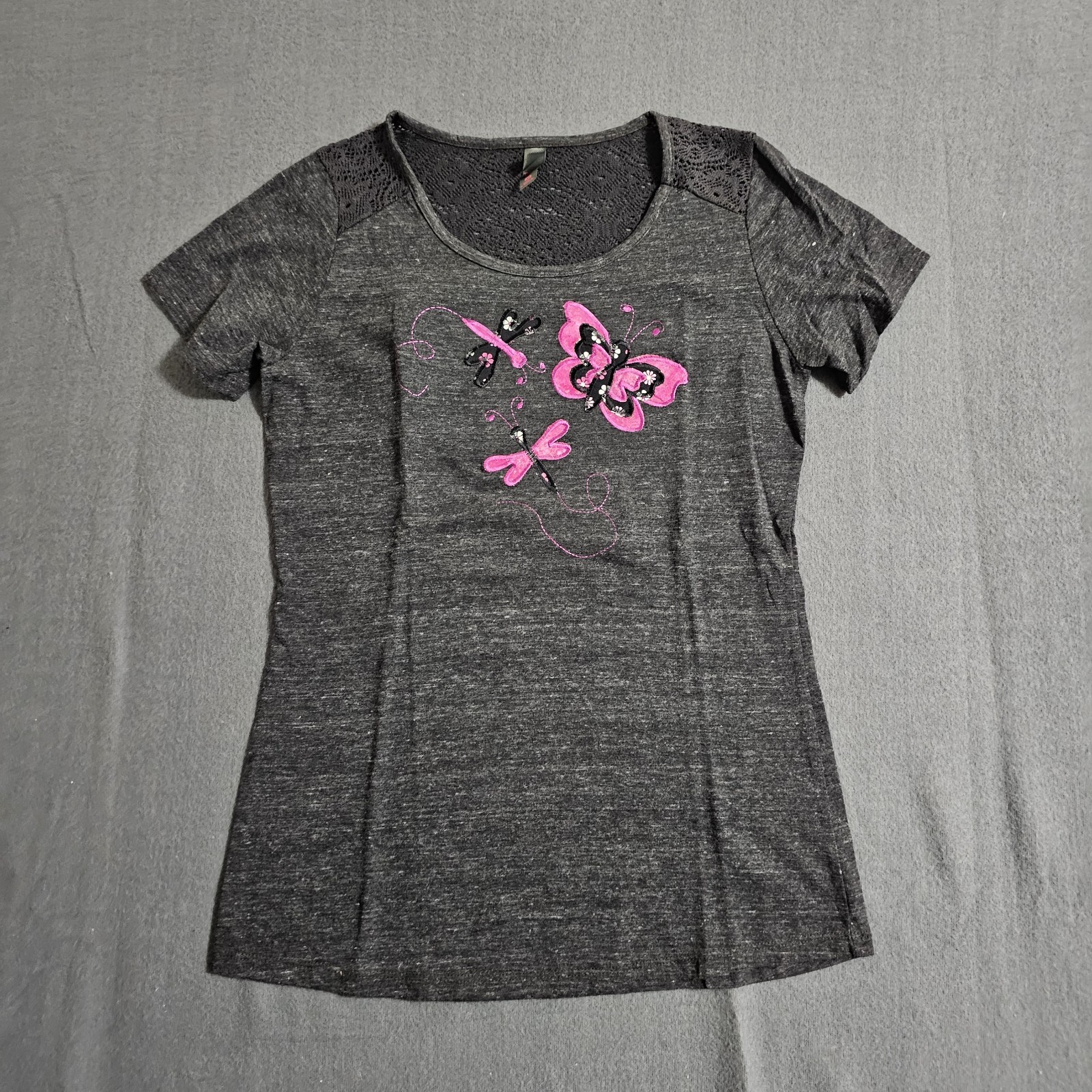 Nwot District Made XS Dragonfly & Butterfly Gray Embrodered Womens shirt