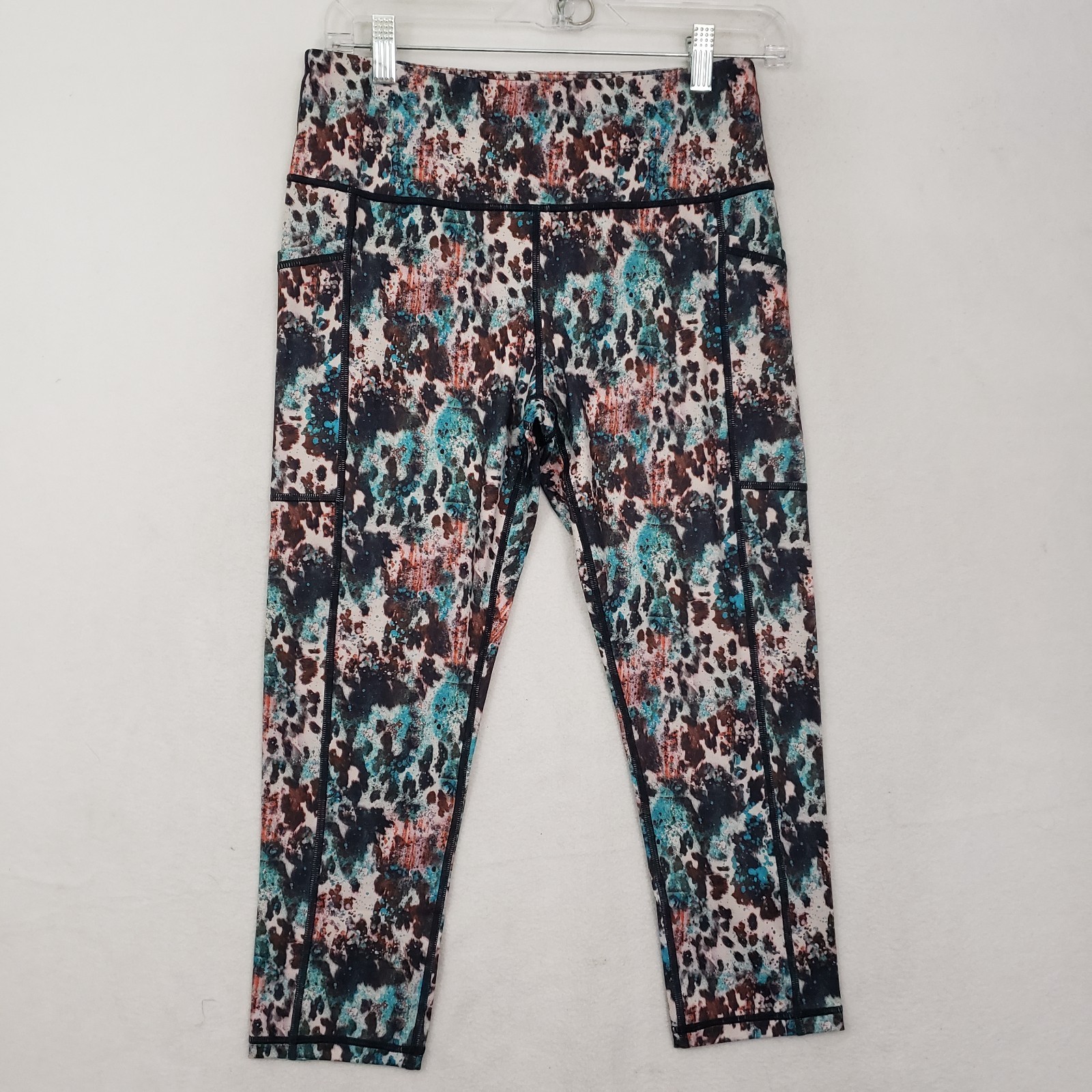 CVG Constantly Varied Gear Crop Leggings Women’s Medium Outlaw Print