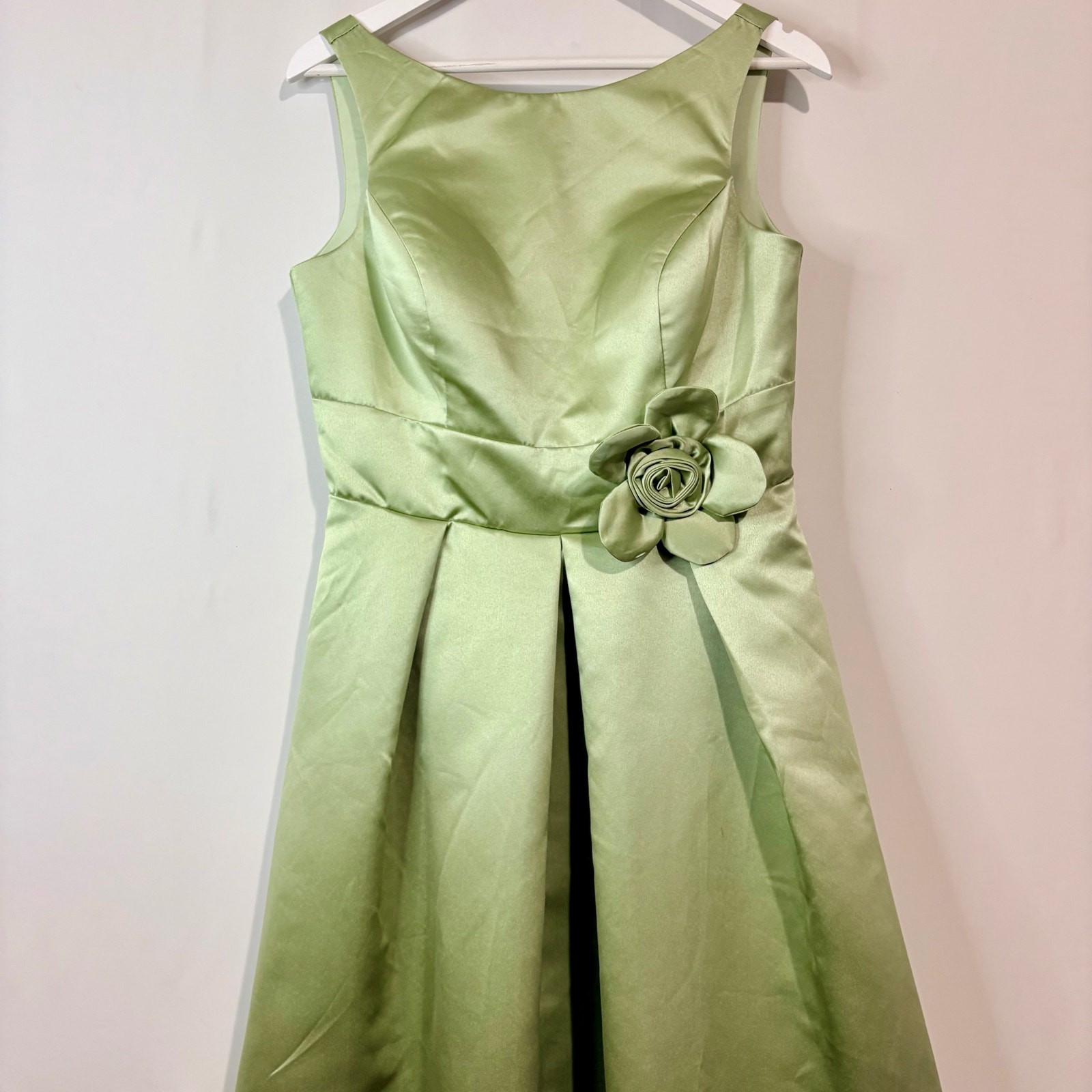 Miss Veil Hi Low Gown Dress Flower Detail Scoop Neck Formal Green Small NWT