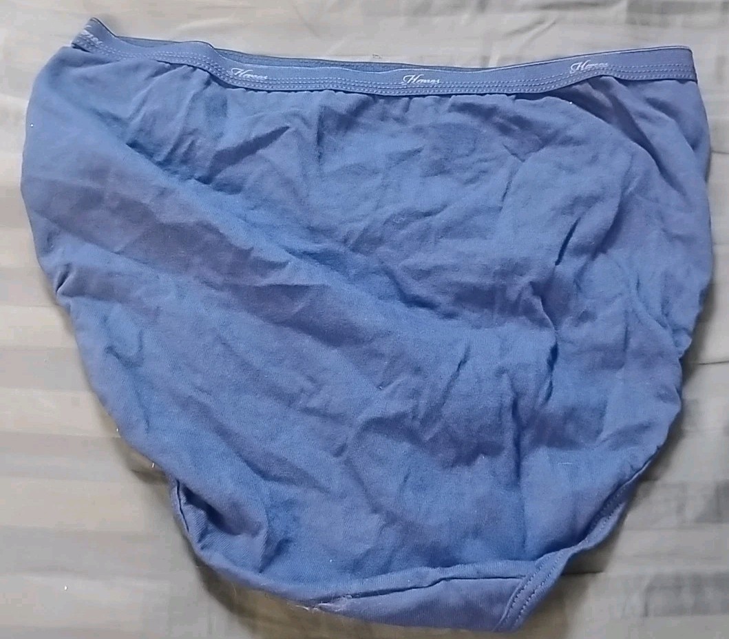 Lot of 4 NWOT Women’s Hanes Underwear Size 7 Assorted Colors