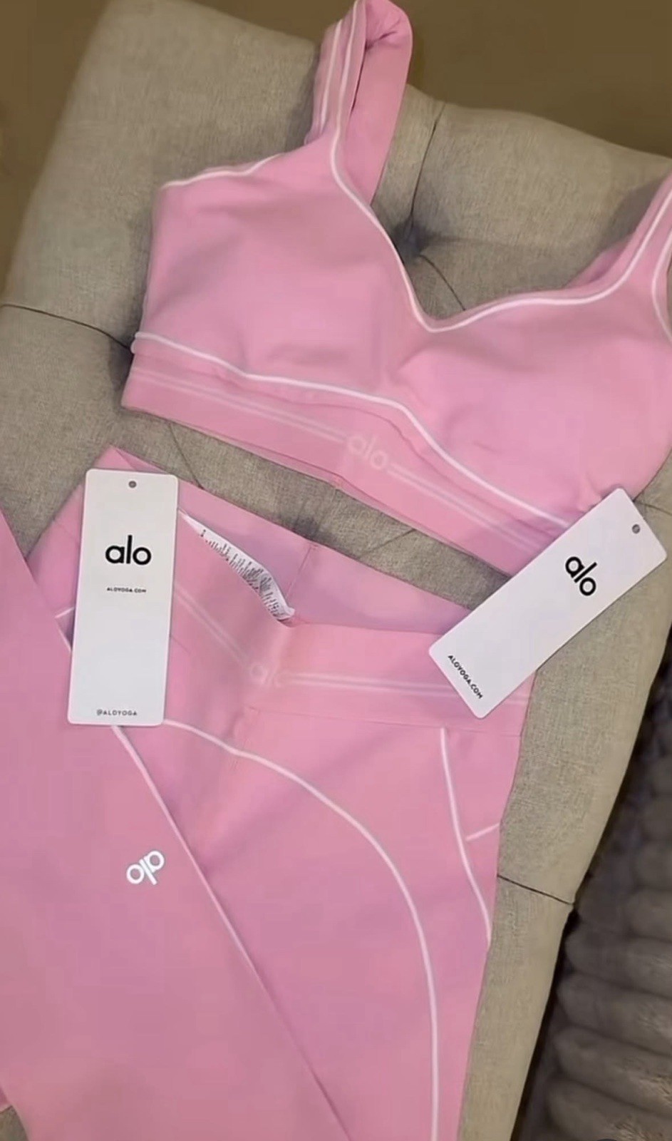 ALO Pink 2-Piece Legging Set Sports Bra + Leggings Size S Stretch 28″