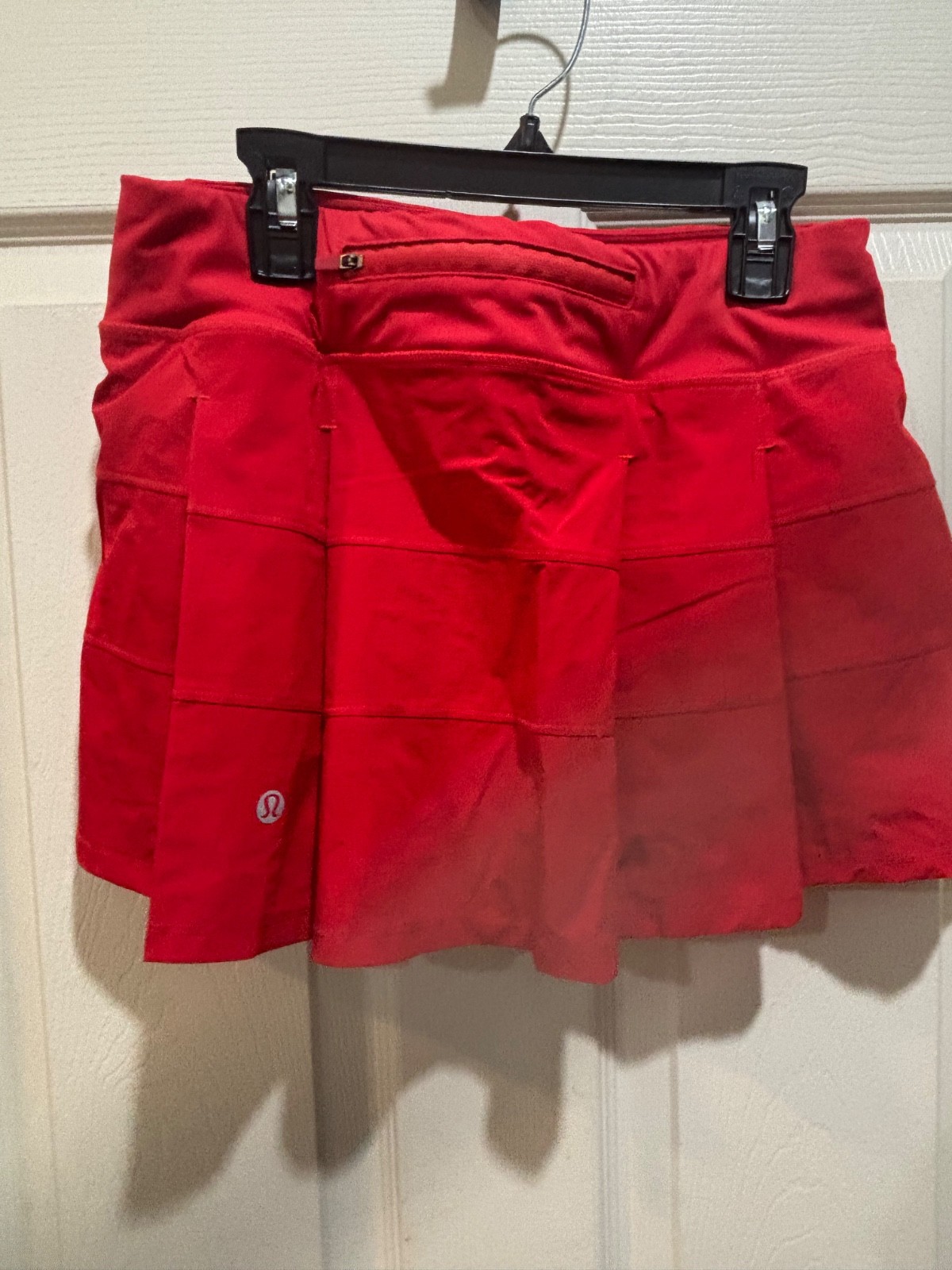 lululemon skorts size 4 one red and one black excellent condition