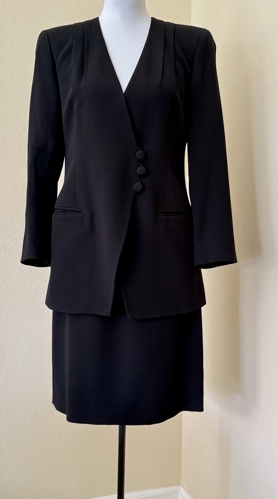 Giorgio Armani Le Collezioni Skirt Suit Black Wool Made In Italy Sz 44 / 10