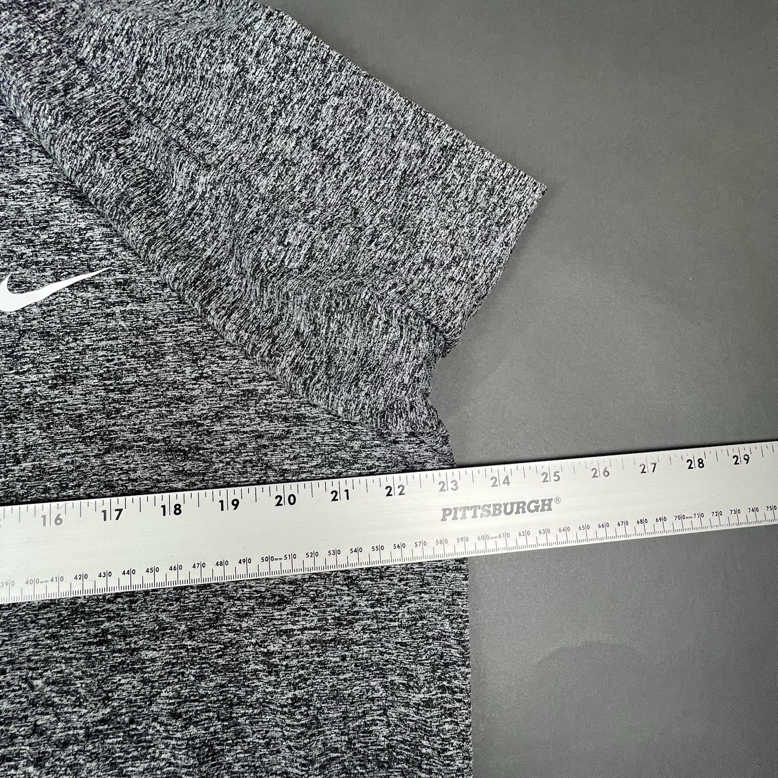 Nike Dri Fit Running Element Pullover Women’s Size XL Heather Gray 1/4 Zip