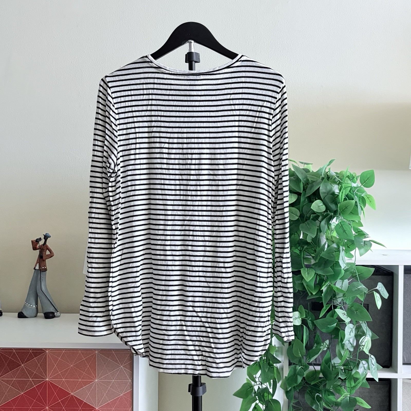 Ann Taylor Black White Striped Round Neck Knit Pullover Long Sleeve Top Medium