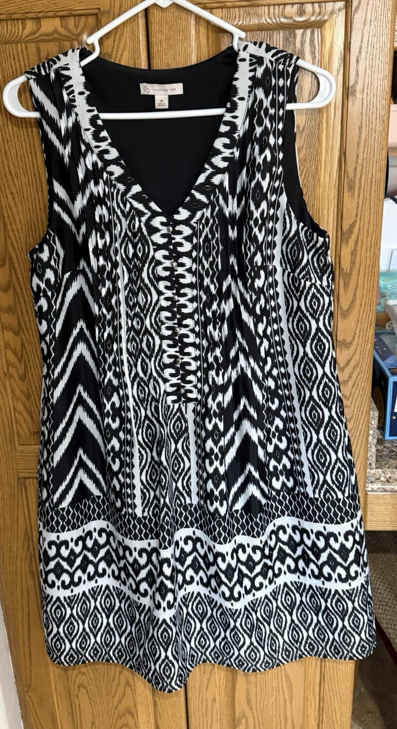 Cabi Women’s Black & White Geometric Top 10 V-Neck Pullover Pleated Sleeveless