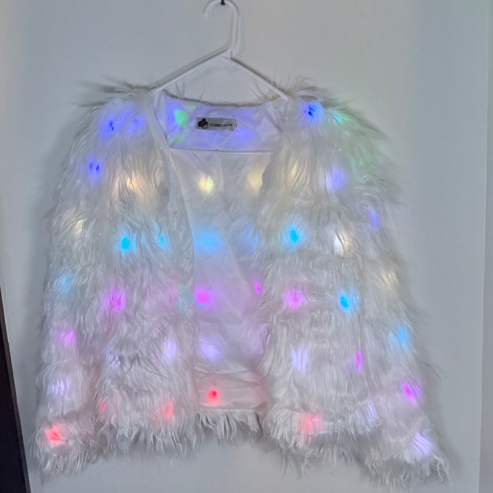 Clmmeiyuan LED Light Up Faux Fur White Jacket – Mint & Free Shipping!
