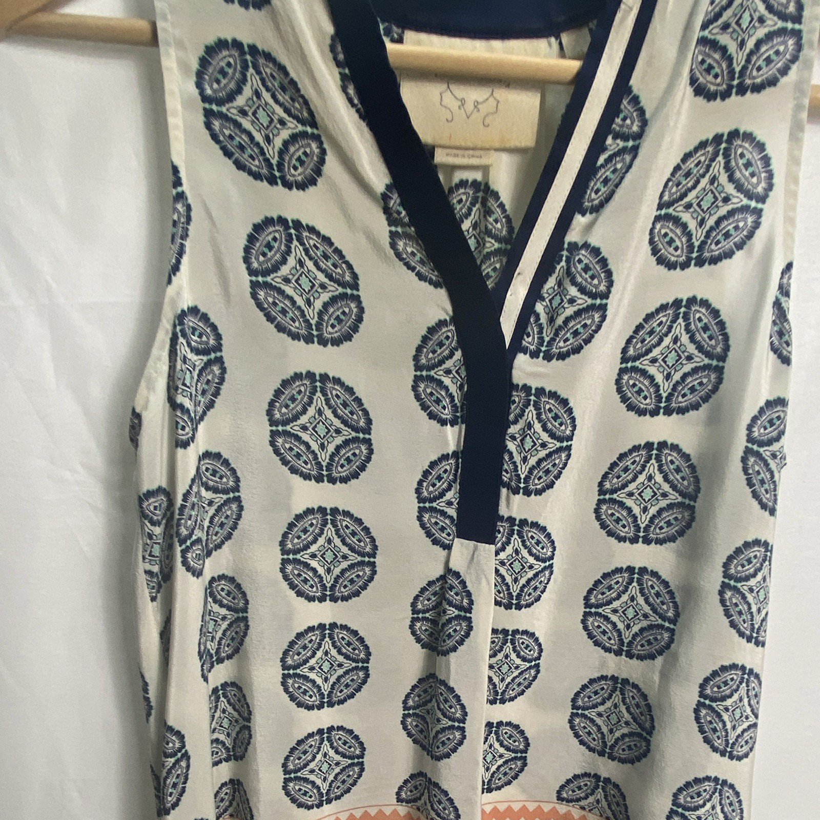 Anthropologie VanessaVirginia Women’s XS Ivory Navy Green Geometric Silk Blouse