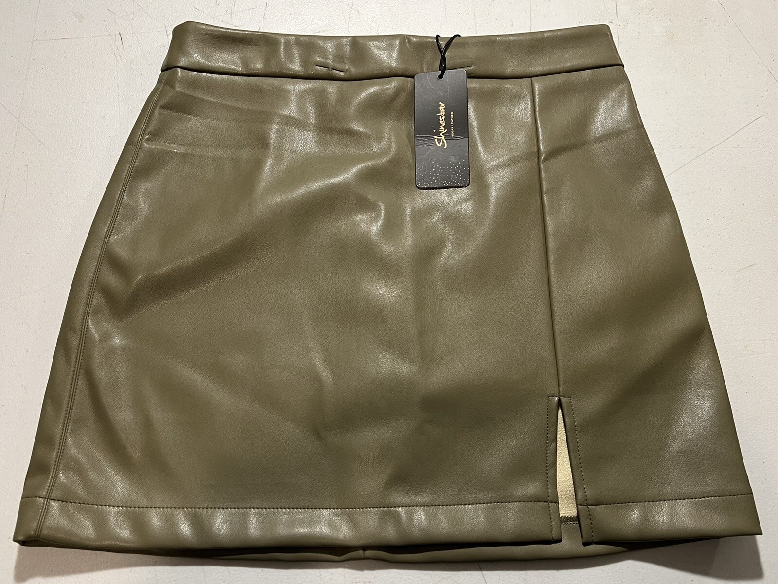 NWT Shinestar Women’s Skirt Beige Polyurethane Polyester Size Medium 1/4 Zipup