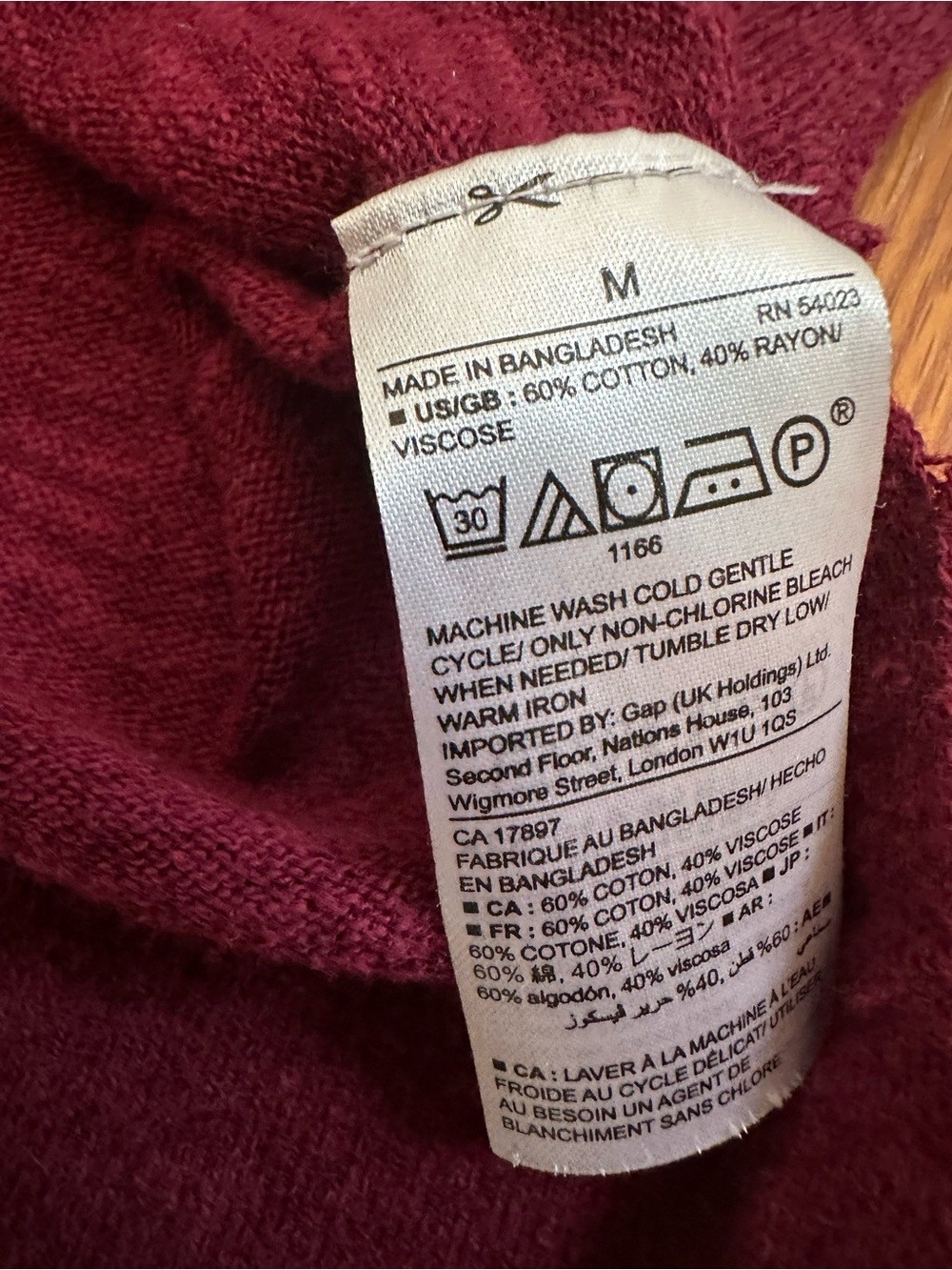 GAP Women’s Crewneck Knit Top in Burgundy Size Medium