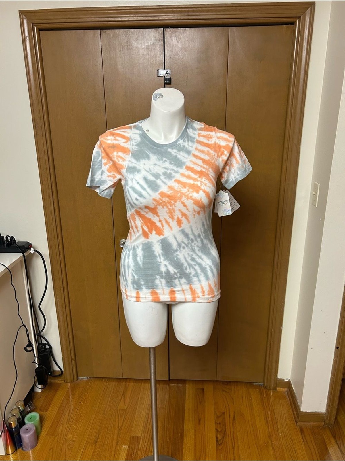 Women’s Tie-Dye Short Sleeve Crewneck Tee – Orange & Gray