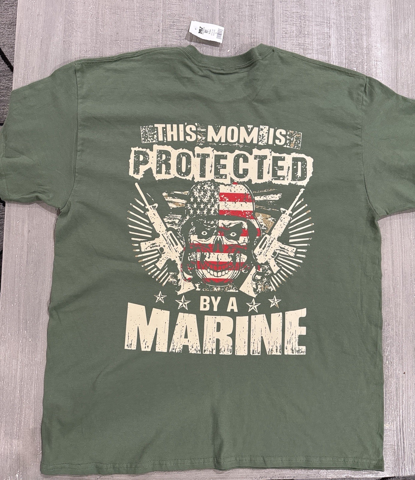 UNITED STATES MARINES USMC “THIS MOM IS PROTECTED BY A MARINE” T-Shirt – Sz XL