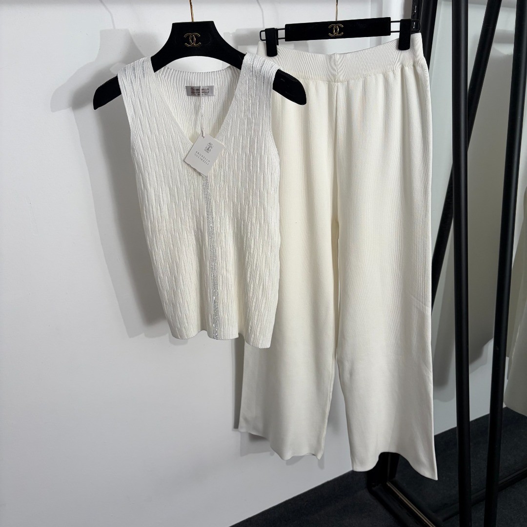 Brunello Cucinelli Women’s Summer Short-Sleeve Top and Trousers Set – Size M