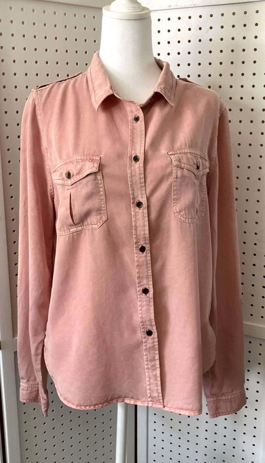 Universal Thread Women’s Medium Shirt Top Distressed Light Red Hiking Walking