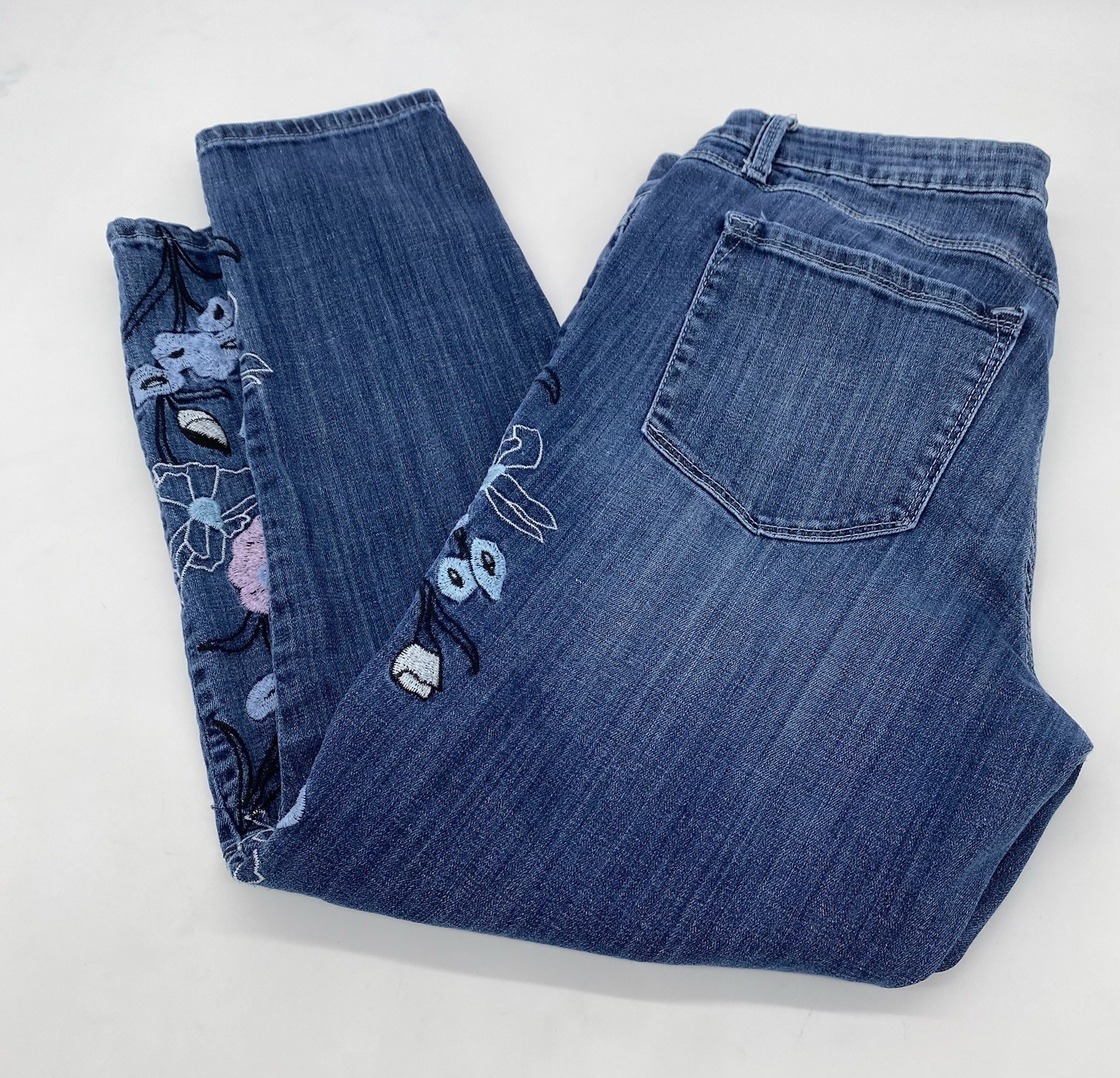 Laurie Felt Los Angeles Low Rise, Classic Slim Leg Embroidered Jeans, Size 14