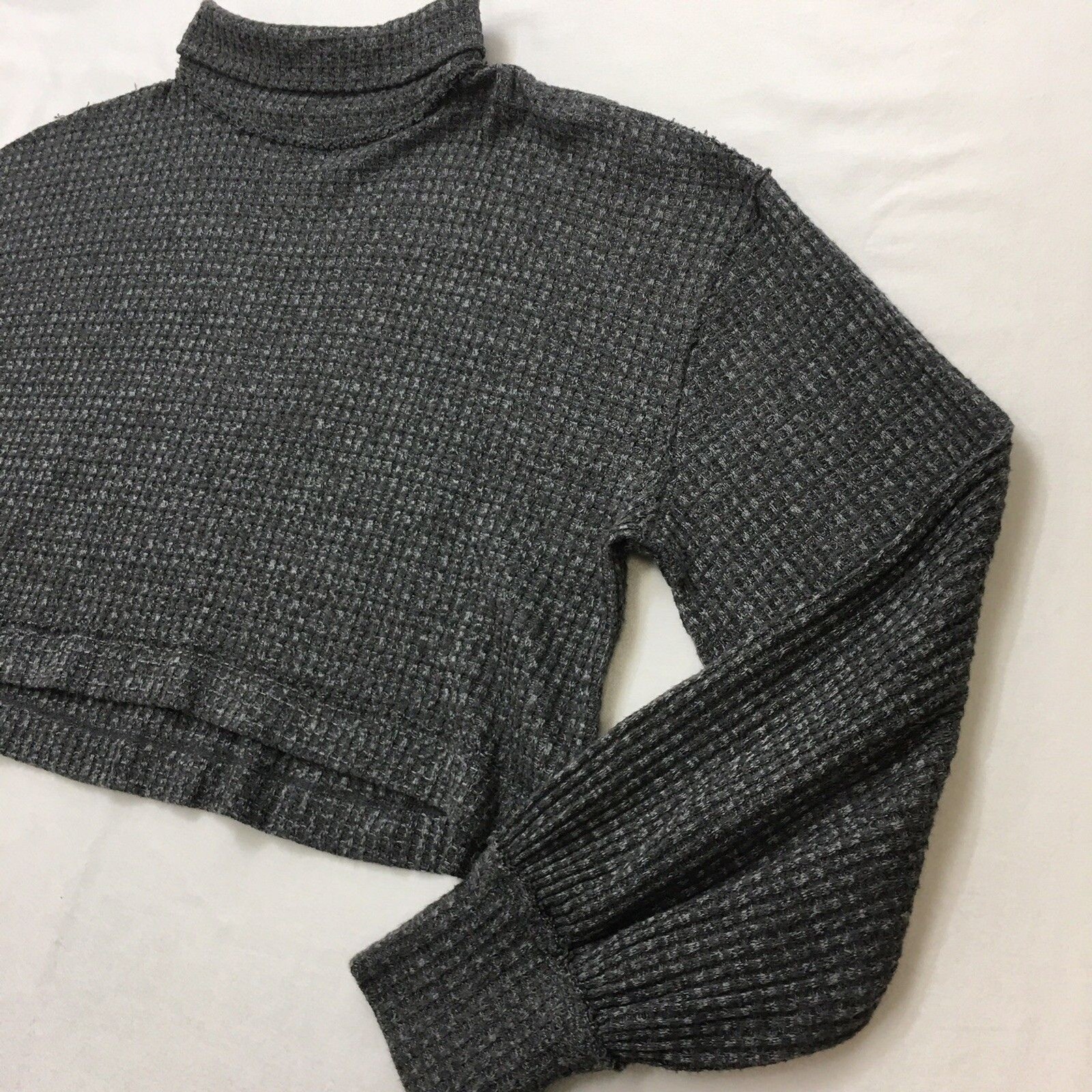 FREE PEOPLE Crop Top Women’s S Gray Mock Turtle Neck Triblend Raw Edge Waffle