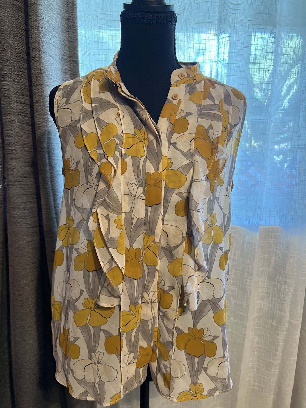 Ann Taylor Women’s Floral V-Neck Sleeveless Button Front Chiffon Blouse S