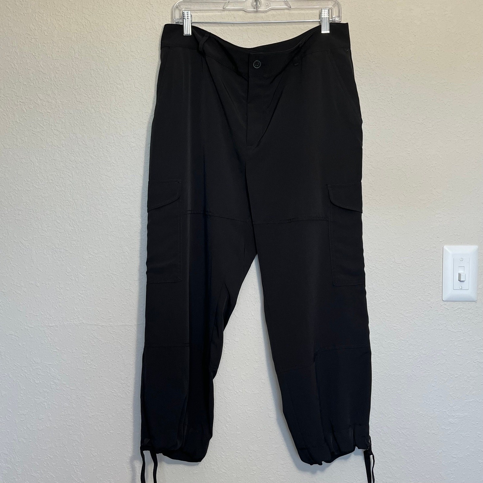 Black High Rise Cargo Jogger Balloon Pants Size 12 Relaxed Modern Streetwear
