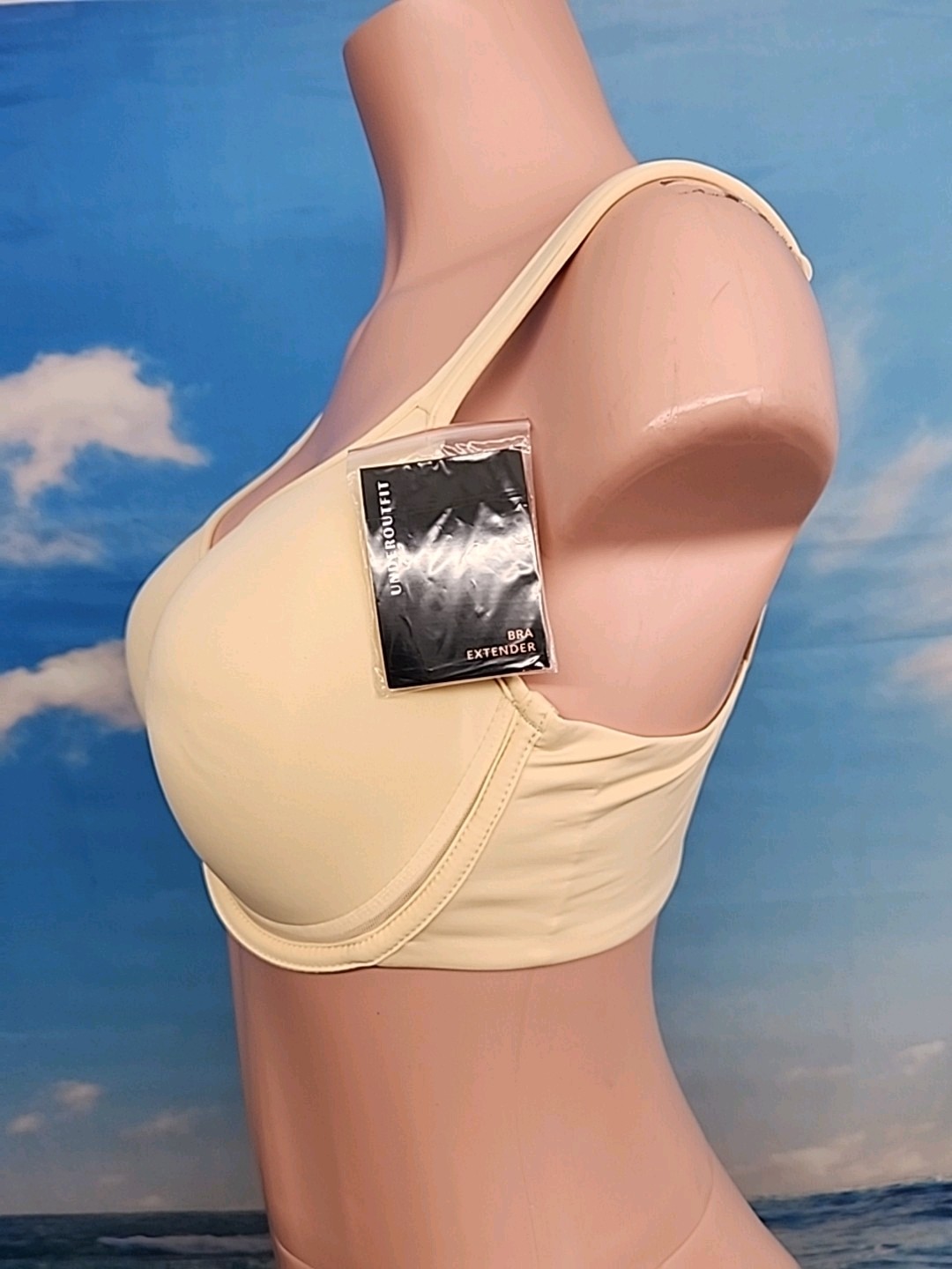 UNDEROUTFIT Ultimate Coverage Bra Underwire, Adjustable Straps, 38D Sand NWT