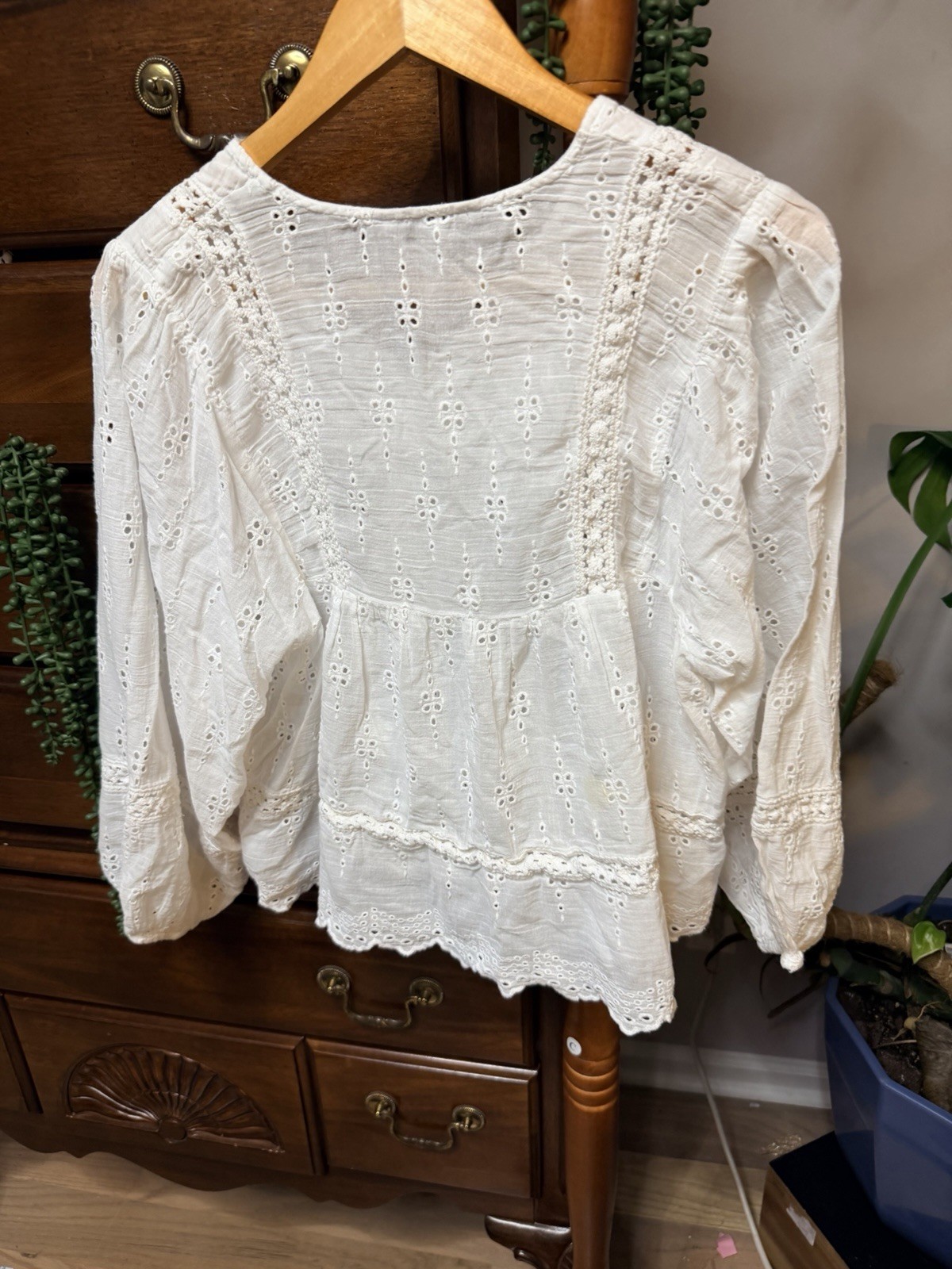 American Eagle XS Cotton Eyelet Babydoll Top White Balloon Sleeves Elastic Cuff