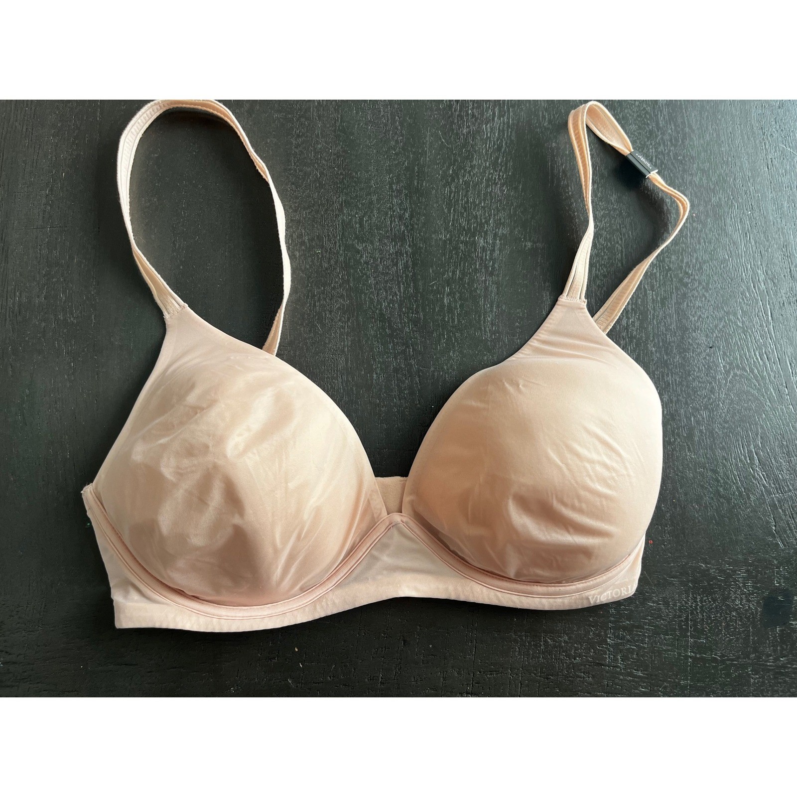 Victorias Secret Nude Lightly Lined Wireless Bra 32DD Beige Seamless Comfort NWT