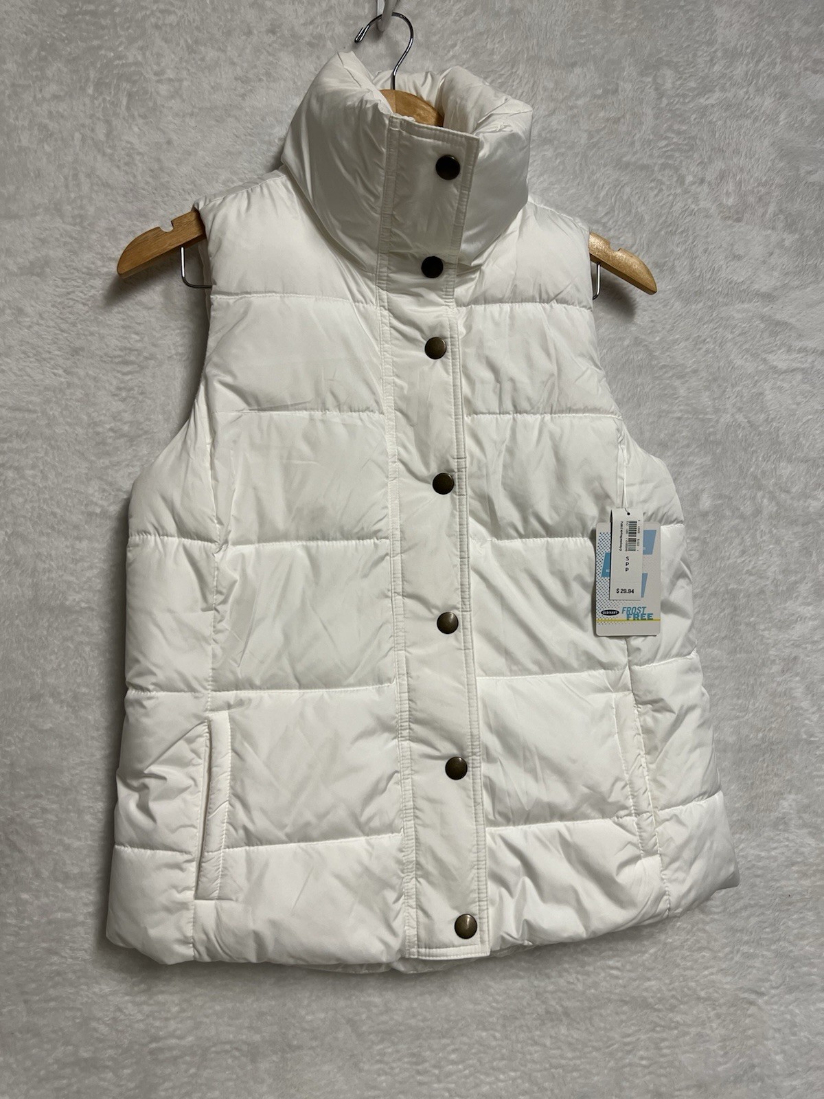 Old Navy Frost Free Puffer Vest Women’s Petite Small White Sea Salt NWT Snap