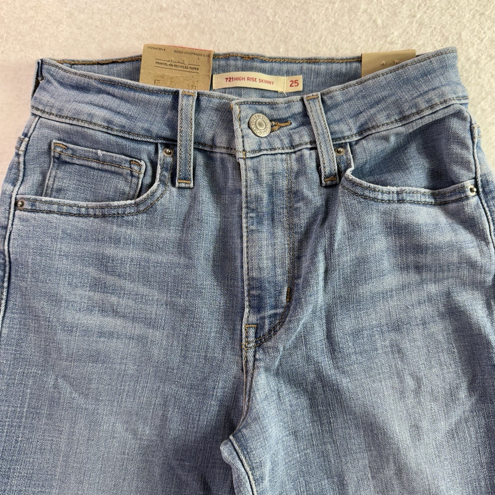 Levi’s Women’s 721 High-Rise Skinny Jeans – 25×28 New With Tags