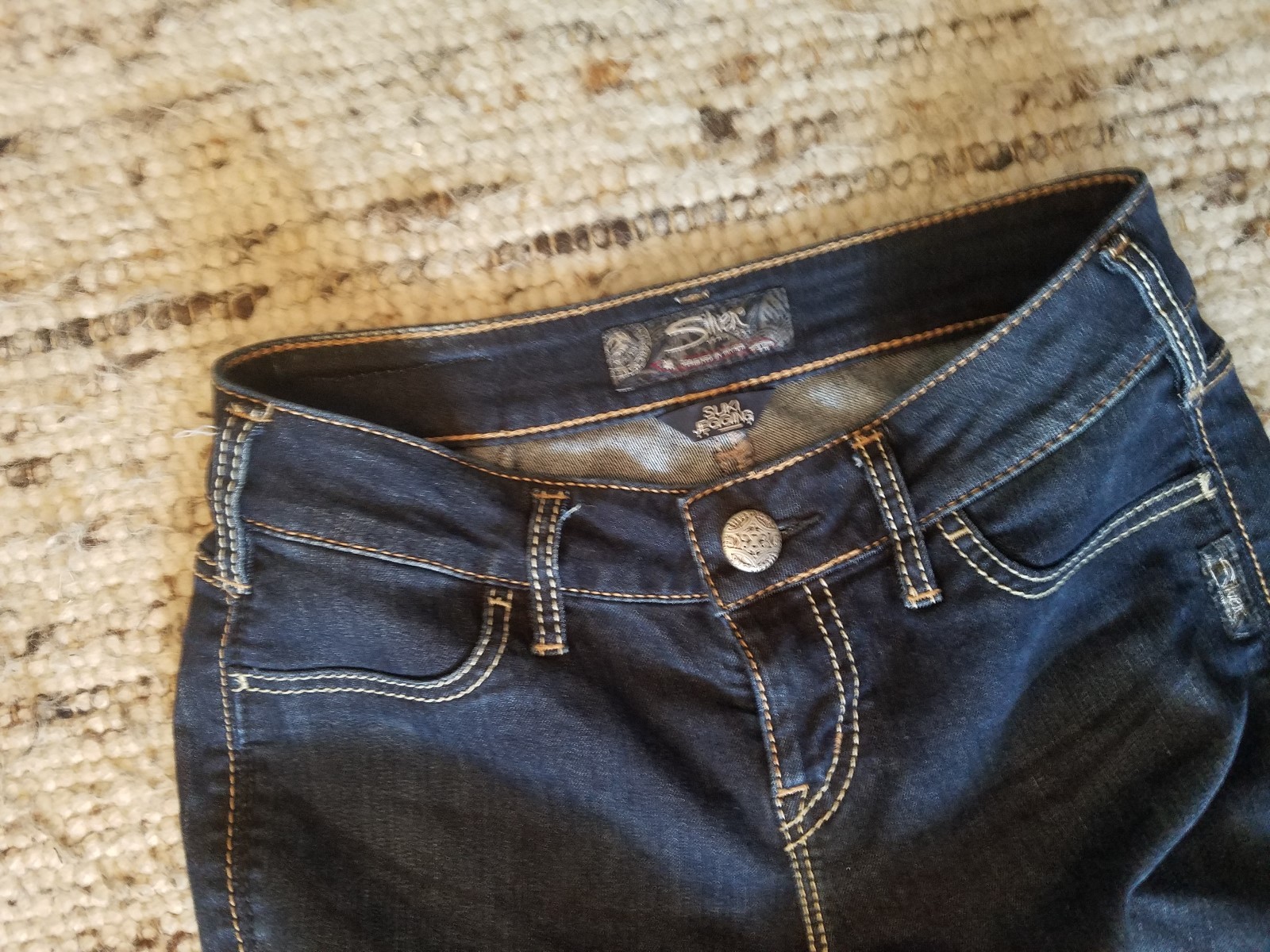 Silver women’s jeans Suki Jegging Size 26 Length 31 actual inseam 30.5 inches