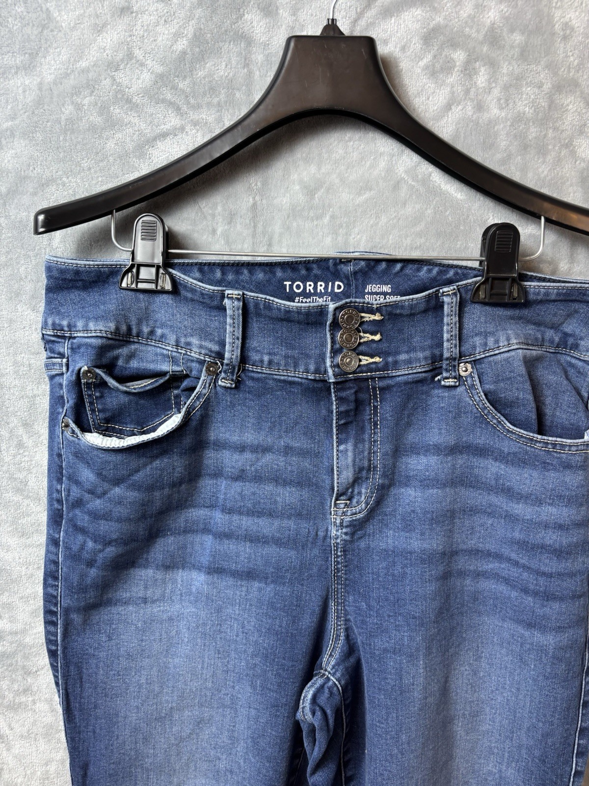 Torrid Woman’s Jeggings Size 18 R Medium Blue Zip And Button Fly Jeans Stretch