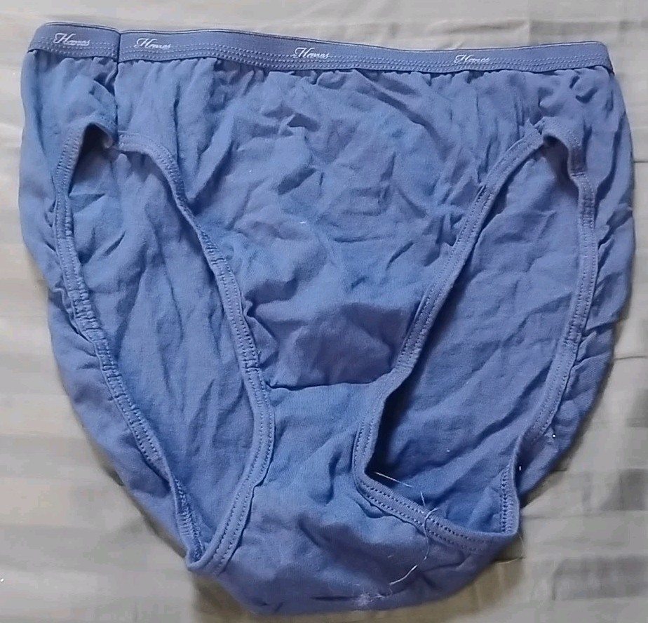 Lot of 4 NWOT Women’s Hanes Underwear Size 7 Assorted Colors