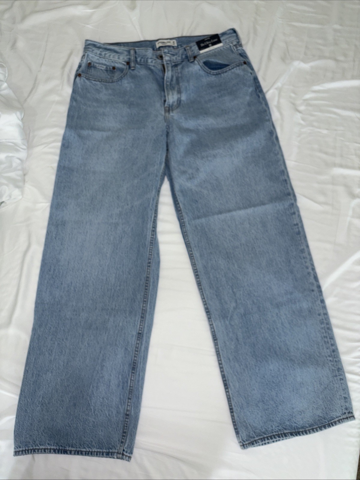 NWT Abercrombie & Fitch The Ultra Loose Curve Love Jeans – Light Wash 30 Long