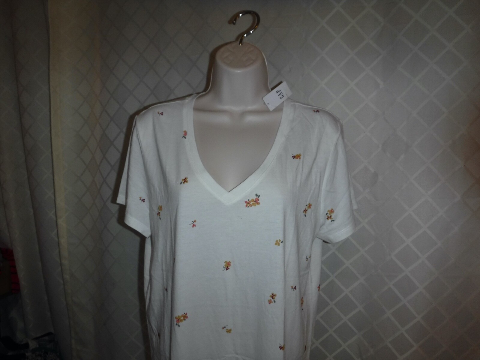 Short Sleeve Favorite T-Shirts,XXL,XL,L,M, Gap, Many Colors ,V Neck & Crew NWT